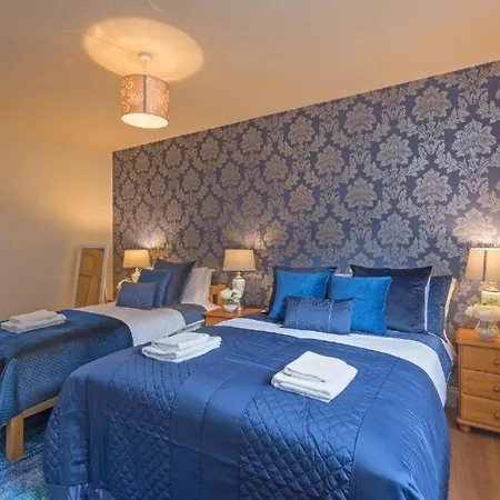 Town Square Townhouse - Location In Apartamento