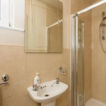 Town Square Townhouse - Location In Apartment Galway